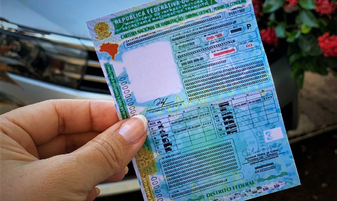 Consulta pública avalia dispensa de autoescola para Carteira de Habilitação