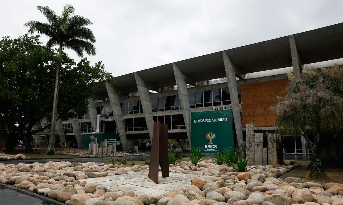 Líderes do Brics se reúnem em cúpula no RJ com início neste domingo, 6