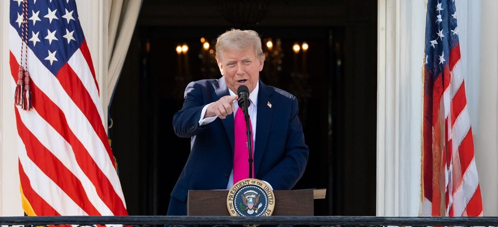 Após fala de Lula, Trump impõe tarifa de 50% ao Brasil