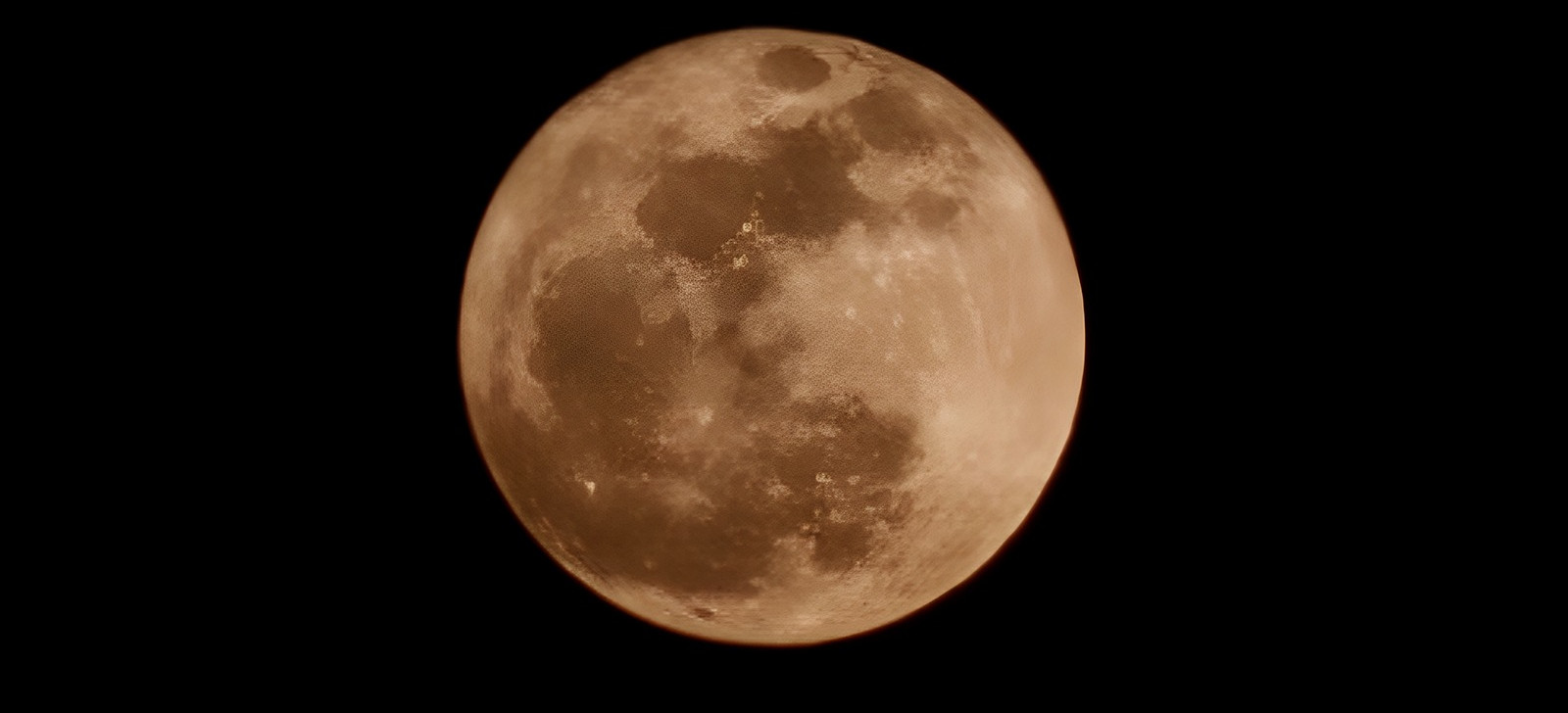 Lua do Veado atinge pico nesta quinta-feira e poderá ser vista a partir do anoitecer