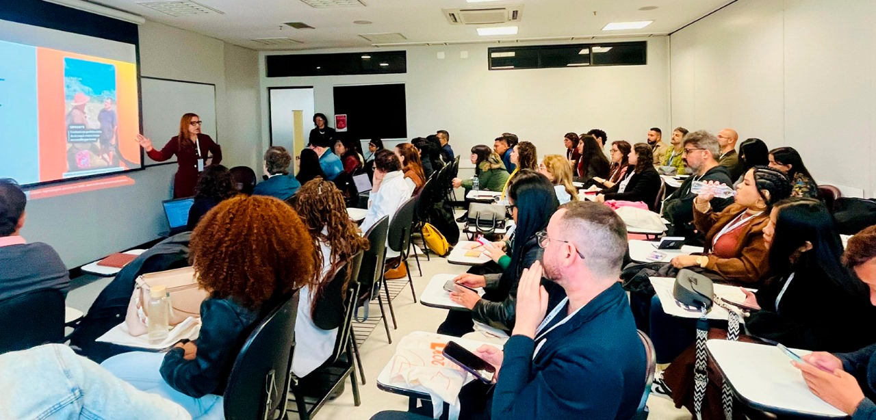 Na Abraji, diretora da CENARIUM aborda riscos do jornalismo na Amazônia