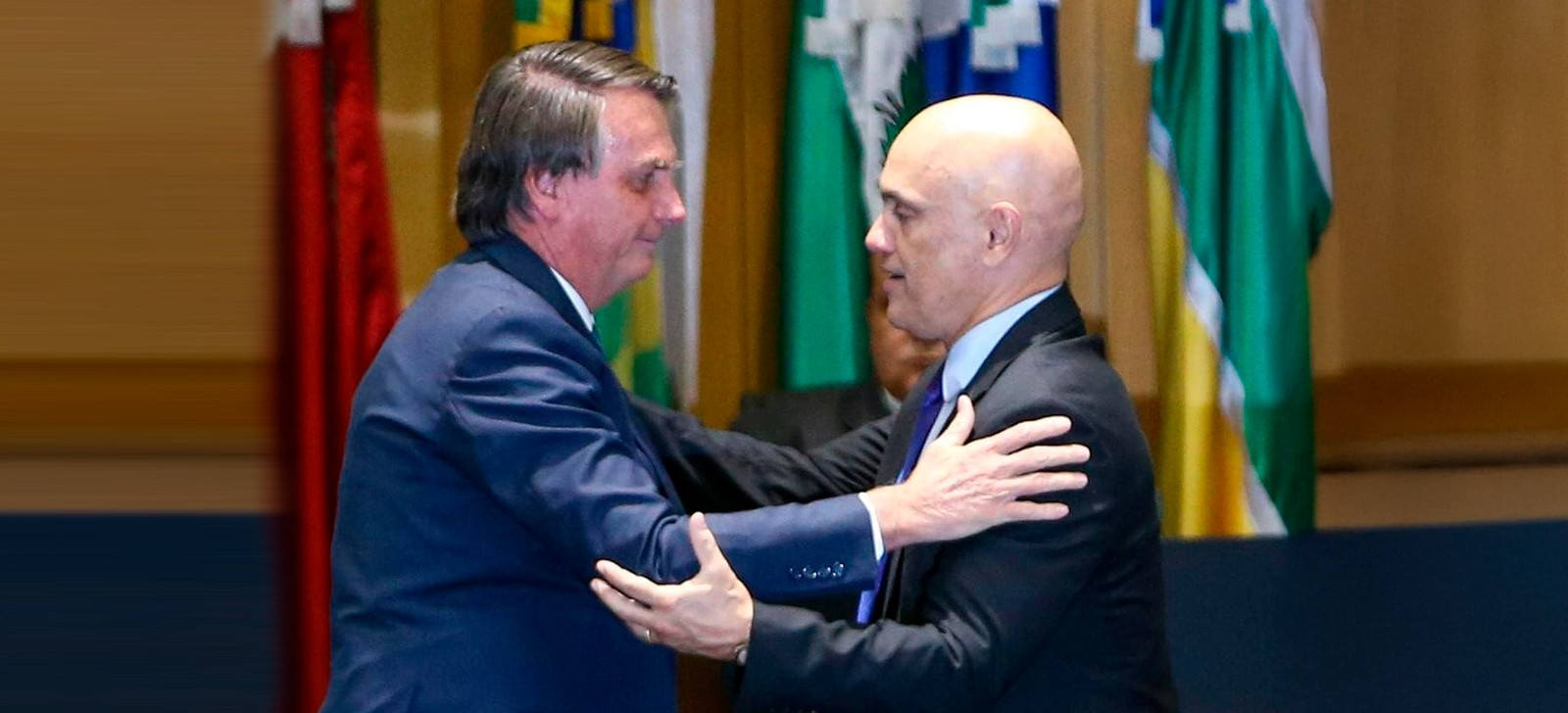 Moraes proíbe divulgação de entrevistas de Bolsonaro e cita possibilidade de prisão