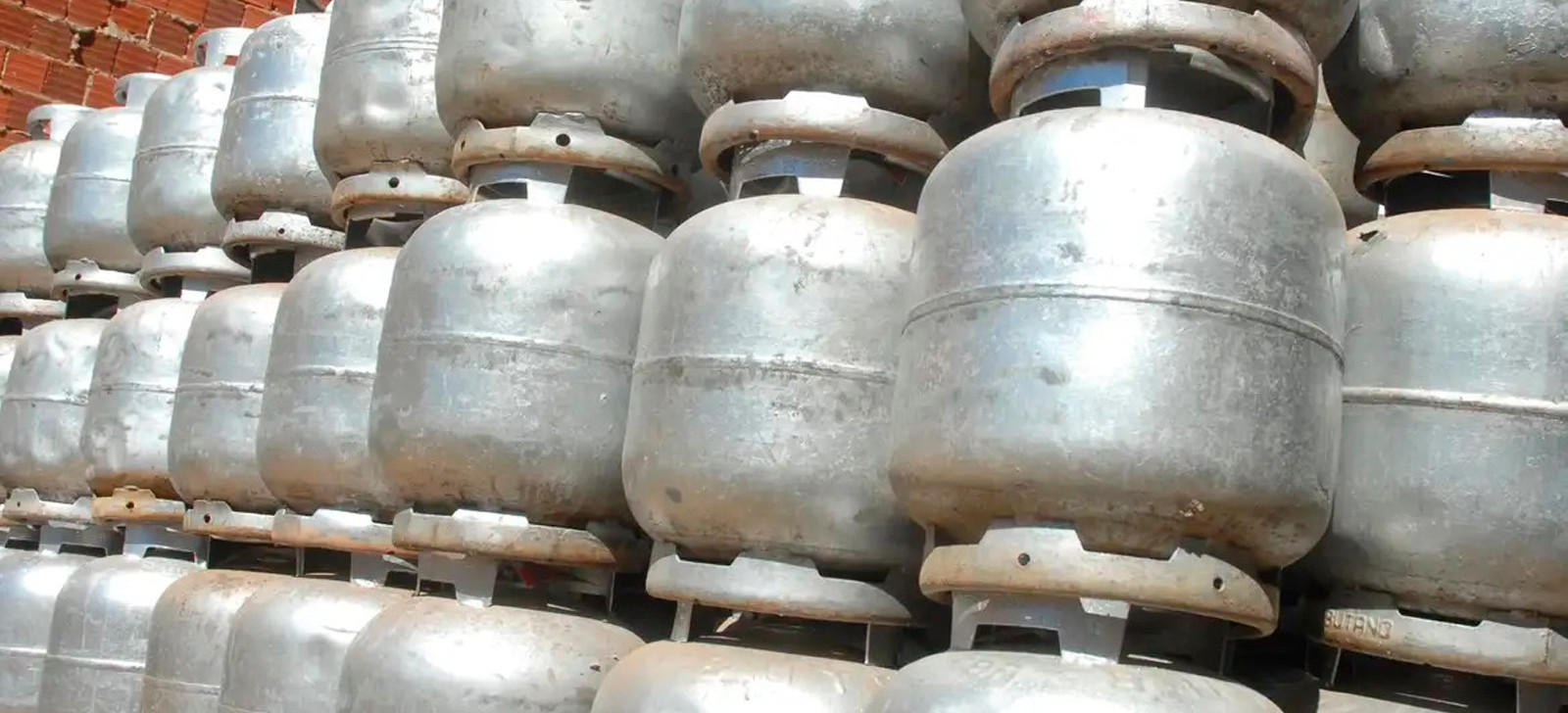 Petrobras anuncia redução de 14% em preço do gás de cozinha