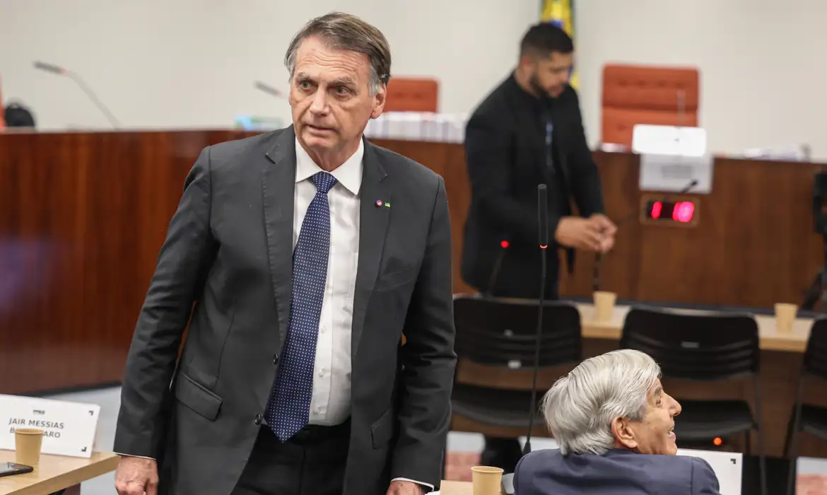 Veja como PGR ligou Bolsonaro à tentativa de golpe de 8 de janeiro
