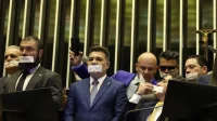 Congresso amanhece ocupado por oposição em protesto legislativo