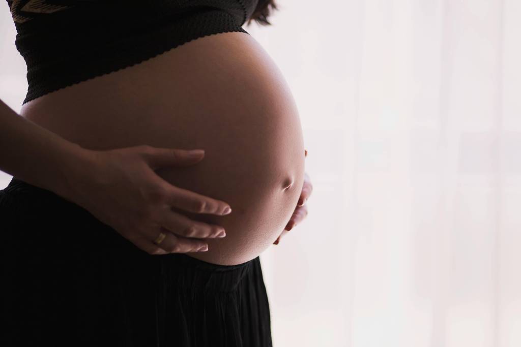 Abuso emocional lidera denúncias de violência obstétrica no PR