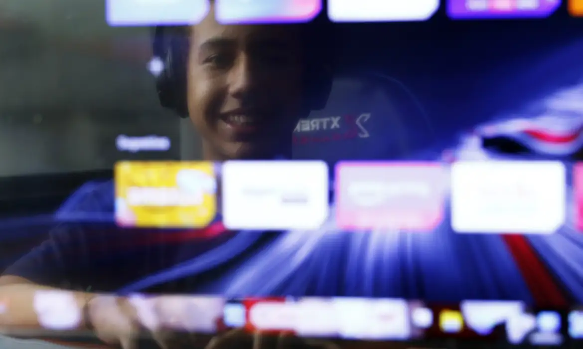 Congresso avalia Projetos de Lei para proteger infância na rede