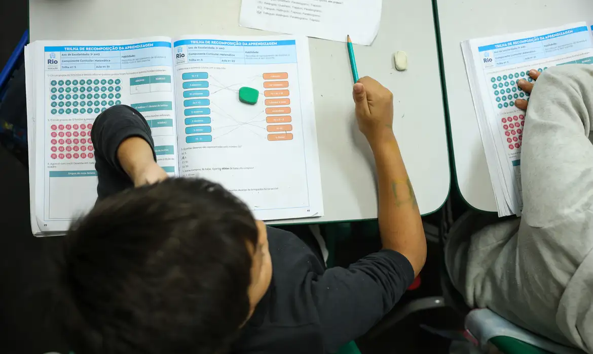 Vagas na Educação favorecem queda do desemprego a 5,8%