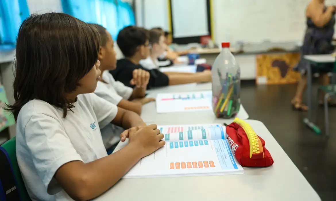 Sem alfabetização como prioridade, País não terá futuro, alerta especialista