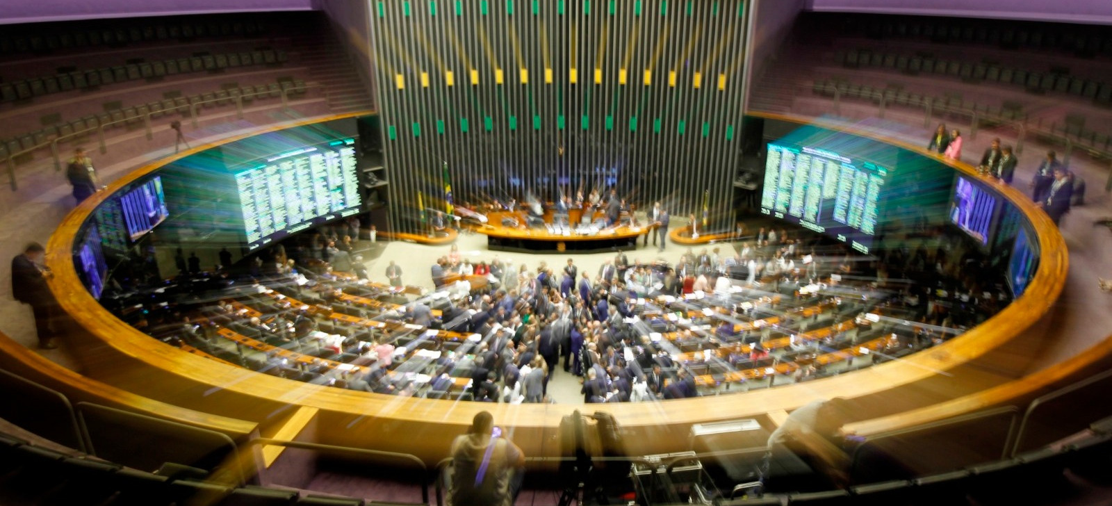 Veto total de Lula a aumento de deputados está pronto para ser votado no Congresso