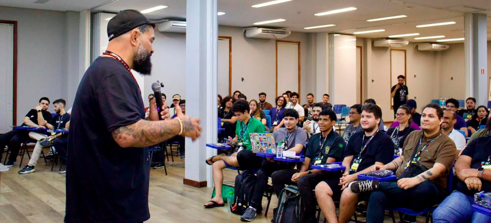 UEA sedia evento e conecta universitários ao mercado de Tecnologia da Informação