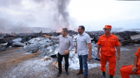 Governador do Amazonas visita empresas atingidas por incêndio em Manaus