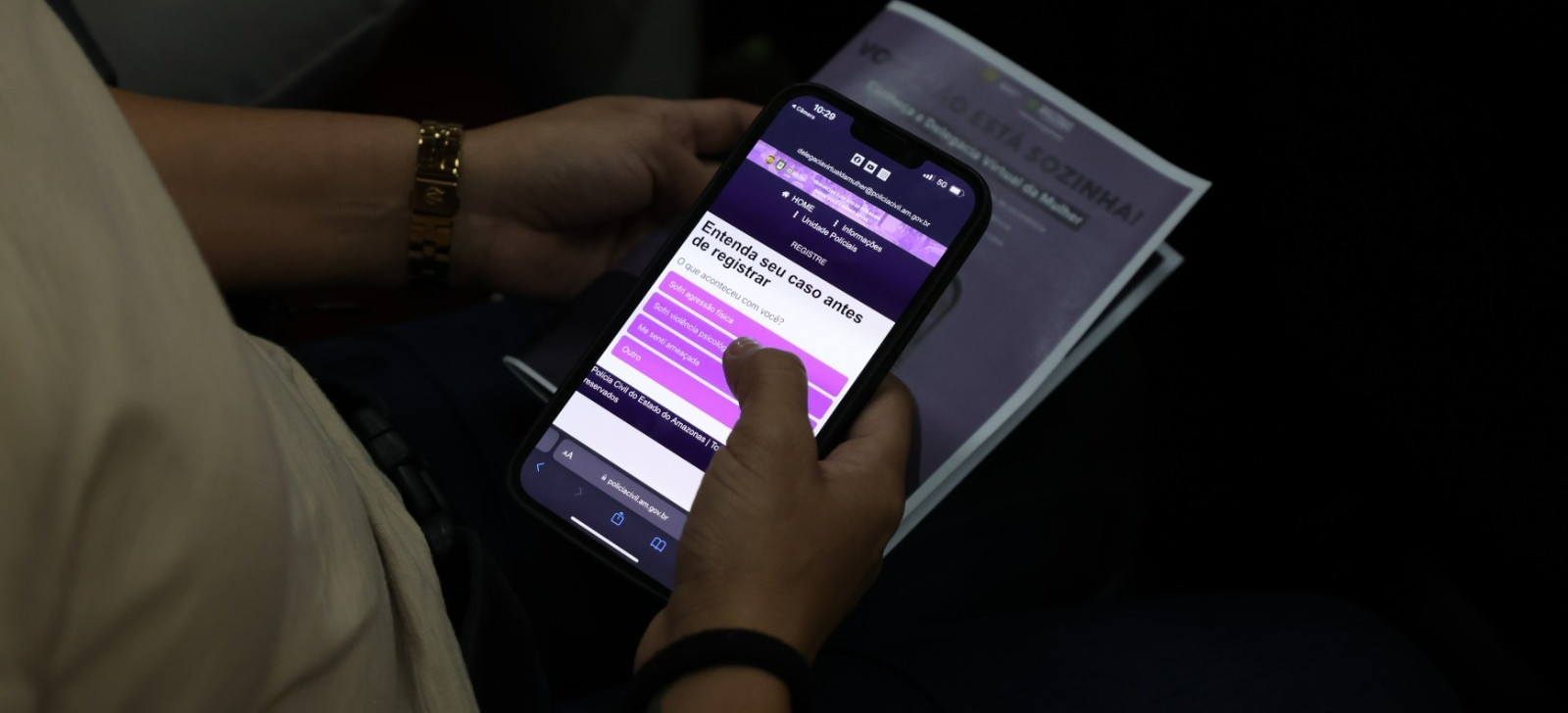 Delegacia virtual amplia proteção a mulheres vítimas de violência doméstica no AM