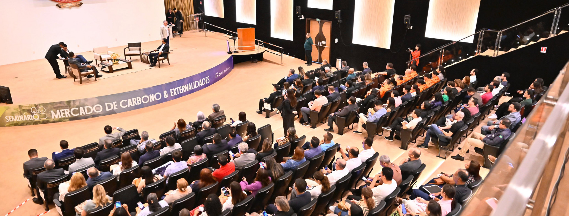 TCE-AM debate créditos de carbono e preservação da floresta