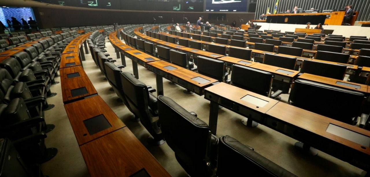 Câmara descarta votar anistia e foro privilegiado nesta semana e prioriza adultização