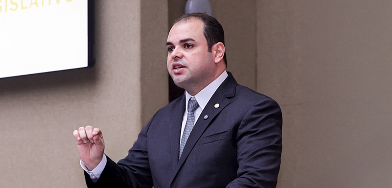 Presidente da Aleam propõe lei para proteger influenciadores mirins no AM