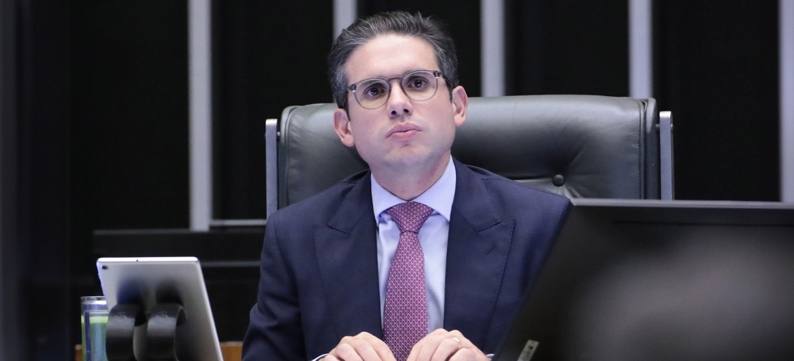 Proposta da Câmara dá ao presidente poder para punir deputados