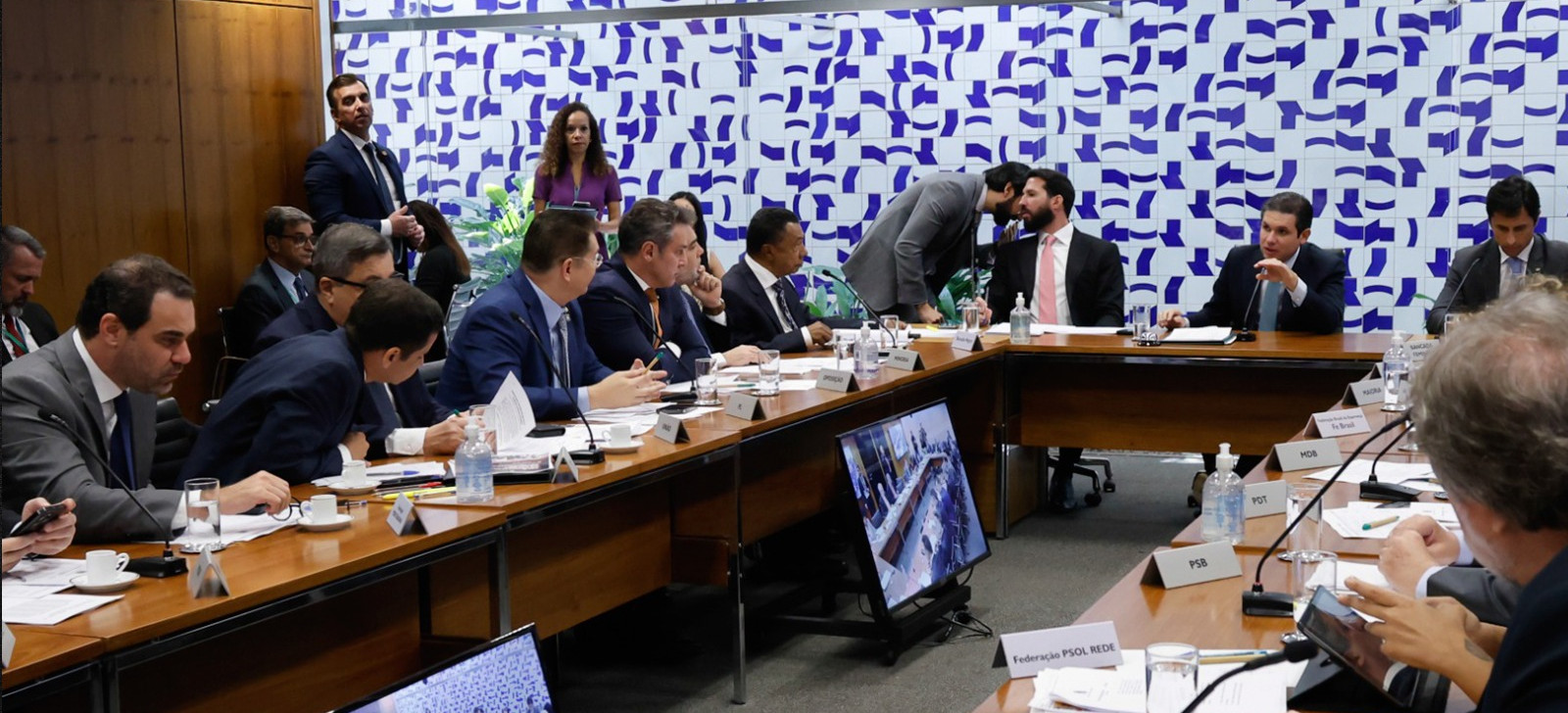 Câmara deixa para Comissão Geral analisar outros PLs sobre exposição de menores