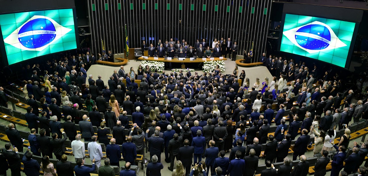 Congresso instala CPMI do INSS para investigar descontos bilionários