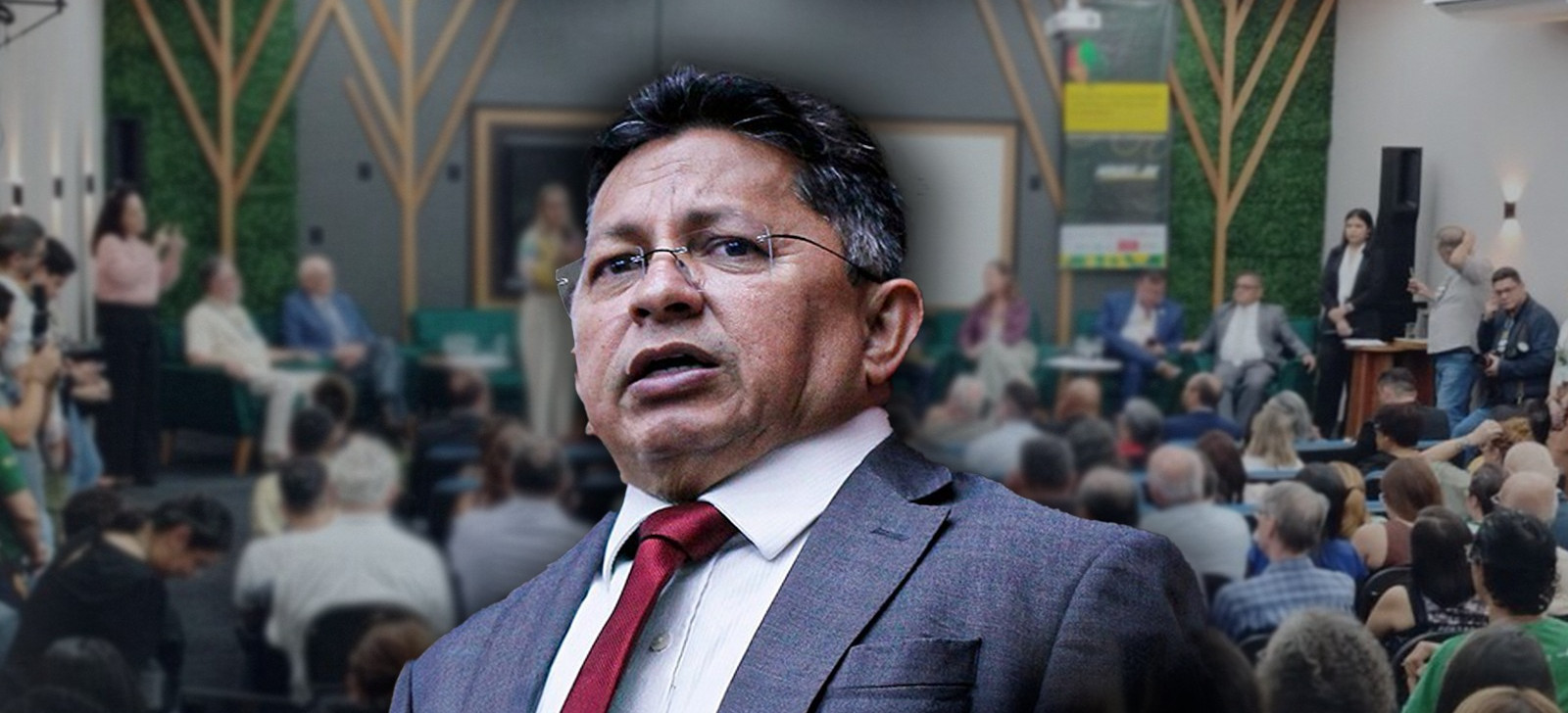 Presidente do PT no AM é vaiado durante evento em universidade