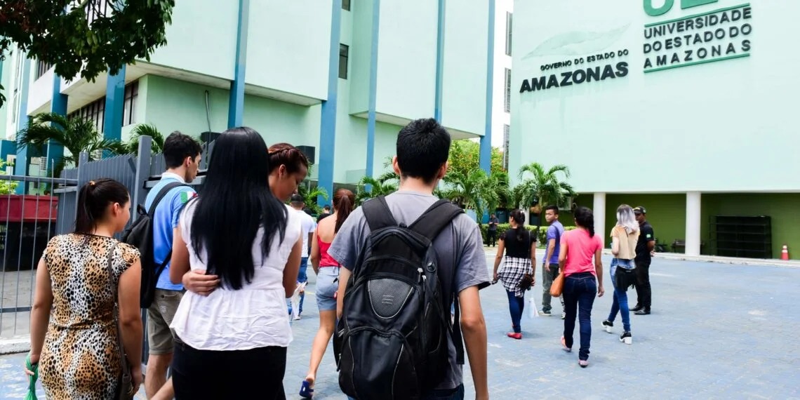 Com 8,3 mil vagas, inscrições para Vestibular e SIS da UEA encerram na quinta-feira, 28