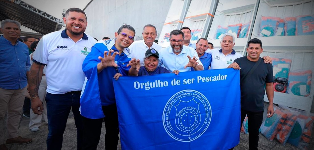 Governador do AM entrega equipamentos e anuncia crédito de R$ 10 milhões para pescadores