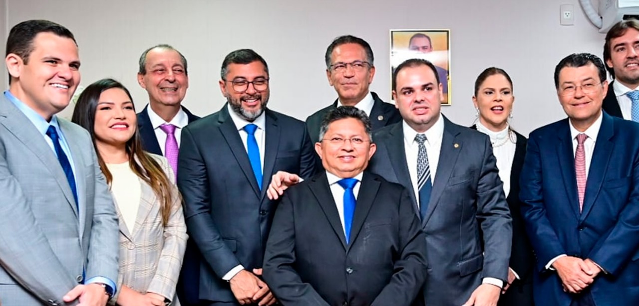 Entrega de medalha a Mauro Campbell tem clima amistoso entre adversários em 2026