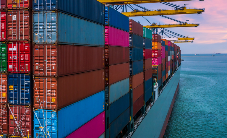 Tarifaço reduz em quase 30% compras dos EUA no Brasil em agosto