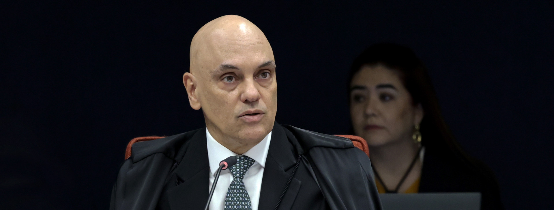 Moraes abre julgamento de Bolsonaro com discurso sobre defesa da soberania brasileira