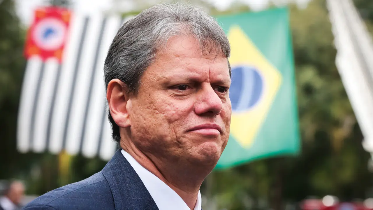 Deputado pede investigação contra governador de São Paulo após ataques ao STF