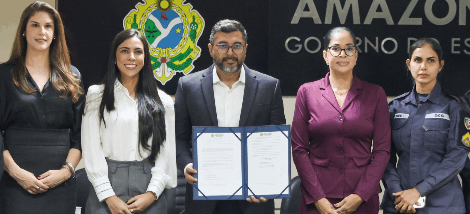 Amazonas sanciona lei que autoriza uso de arma de choque para defesa pessoal de mulheres