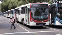 Centro de Manaus fica parado com nova suspensão do transporte coletivo