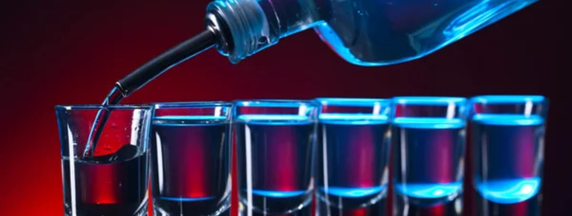 Governo federal faz alerta sobre bebidas adulteradas após mortes em SP