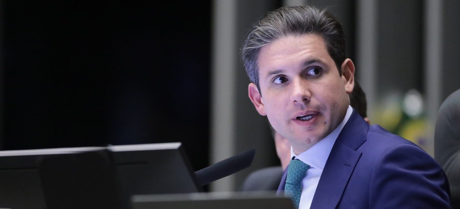 Após manifestações nas ruas, Hugo Motta sinaliza tirar ‘pautas tóxicas’ da Câmara