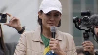 ‘Humilhação faz parte do processo’, diz Michelle ao chorar durante ato pró-Bolsonaro em SP
