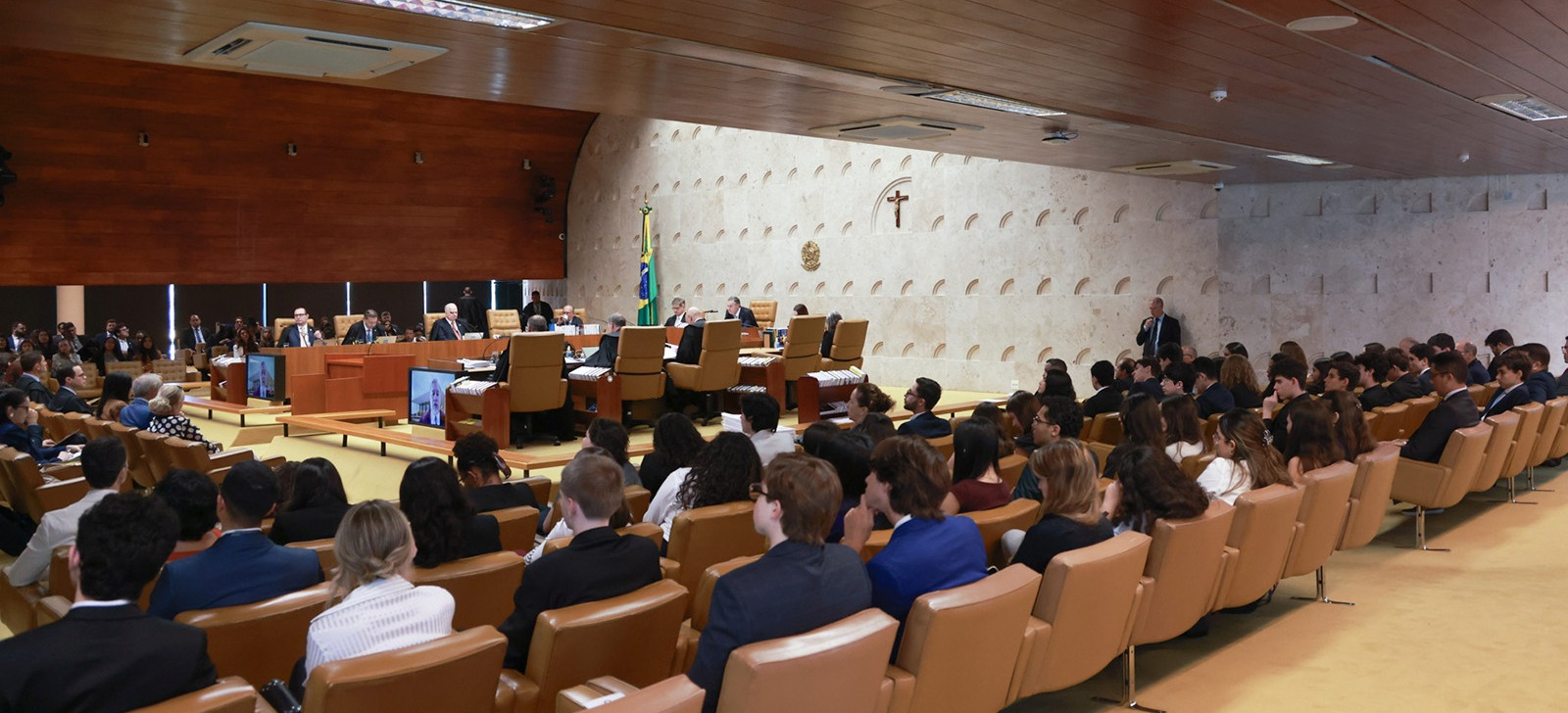 STF autoriza 1,2 mil pessoas a acompanharem julgamento de Bolsonaro e aliados