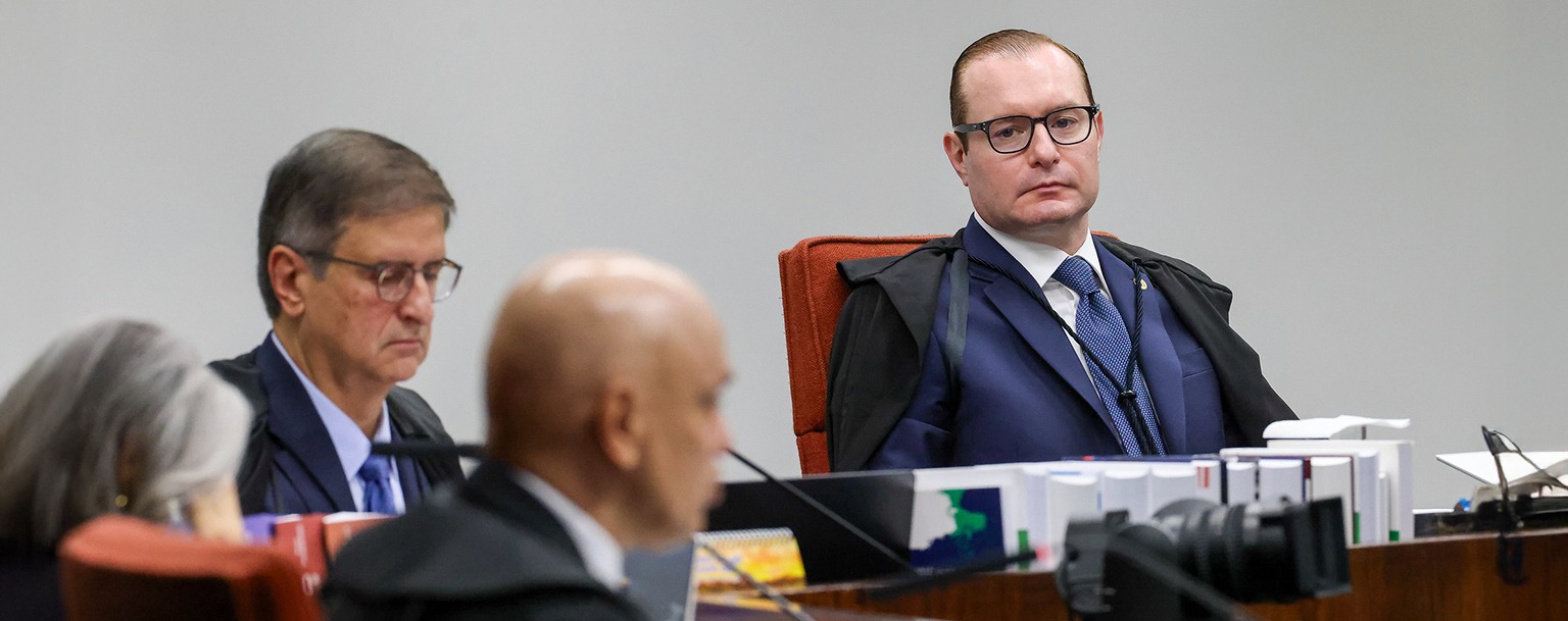 STF retoma julgamento de Bolsonaro com sustentações orais das defesas