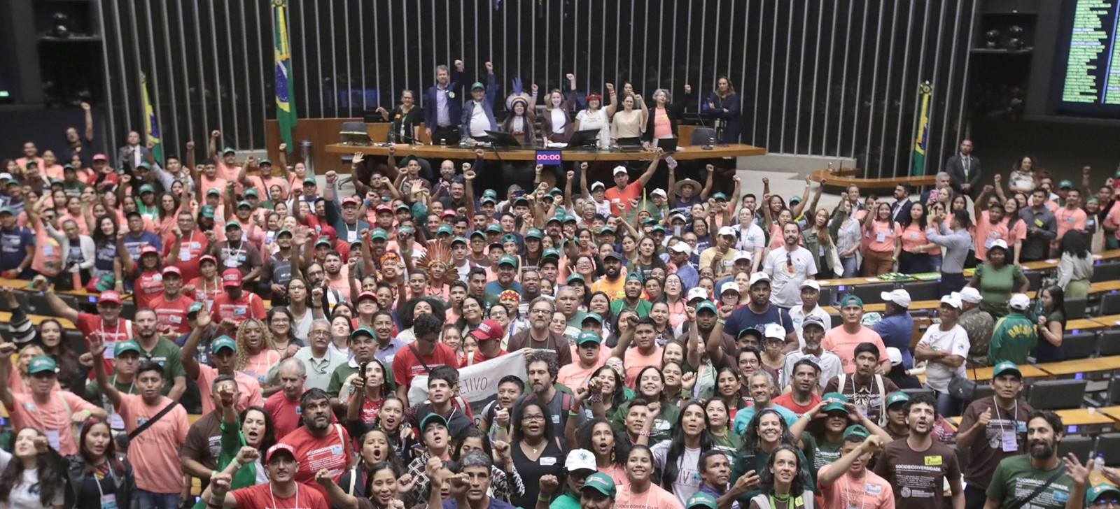 Homenagem à Amazônia na Câmara coloca povos tradicionais como protagonistas na proteção do bioma