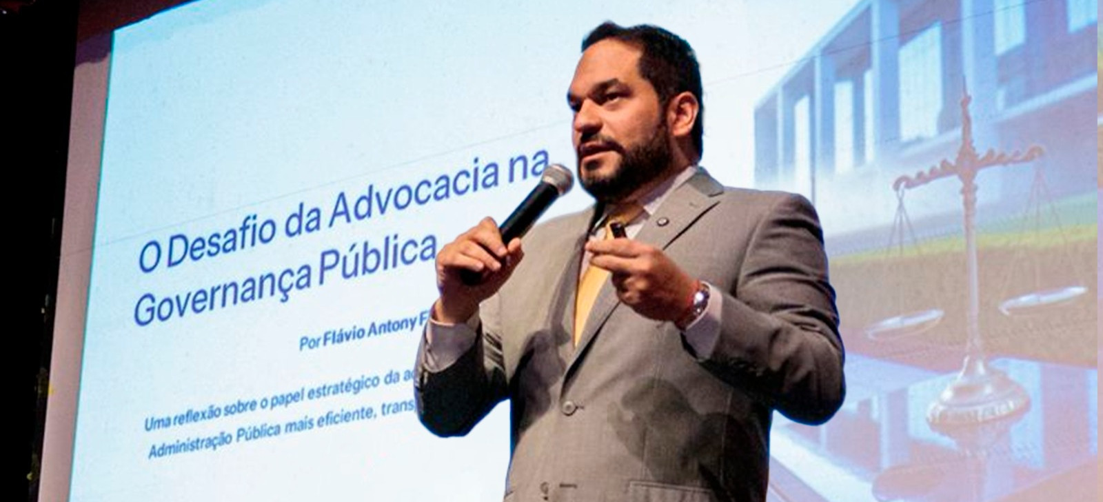 Advogado Flávio Antony é homenageado em ‘Júri Épico’ no Amazonas