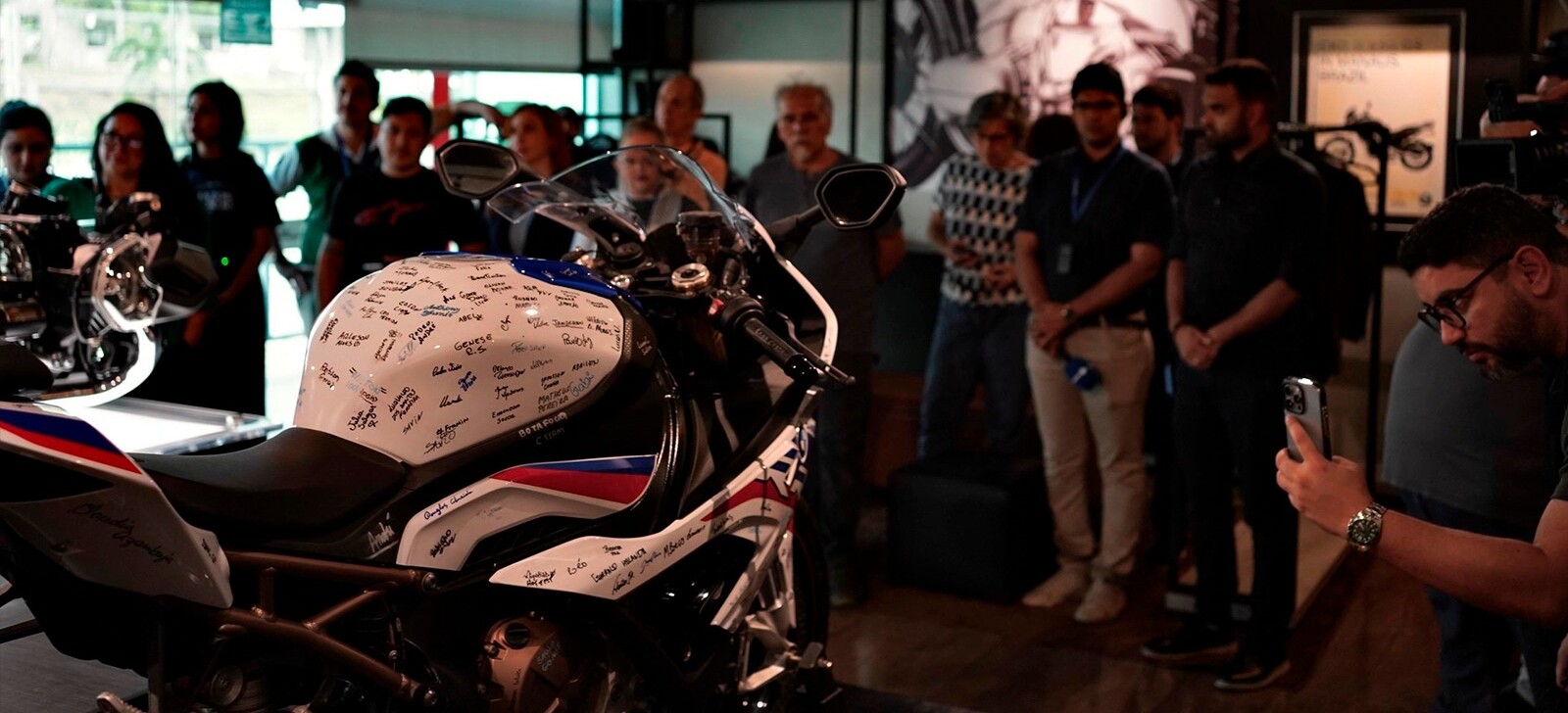 BMW lança tour em fábrica de motos no Polo Industrial de Manaus