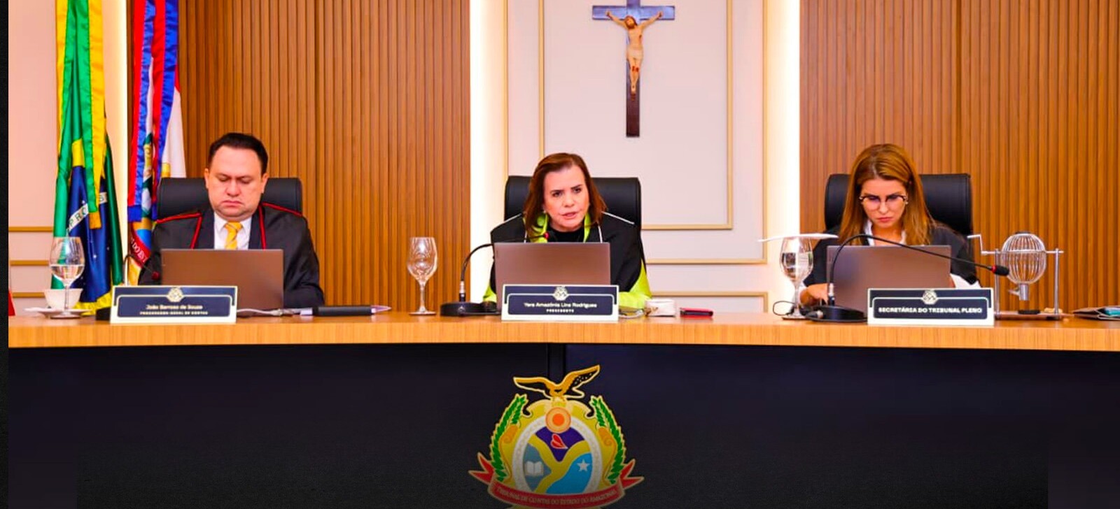 TCE-AM anuncia concurso para procurador de contas e analista administrativo