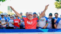 Lula participa de ‘caminhada da soberania educacional do Brasil’ ao lado de ministros