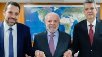 Lula convida Boulos para chefiar Secretaria-Geral da Presidência no lugar de Márcio Macêdo