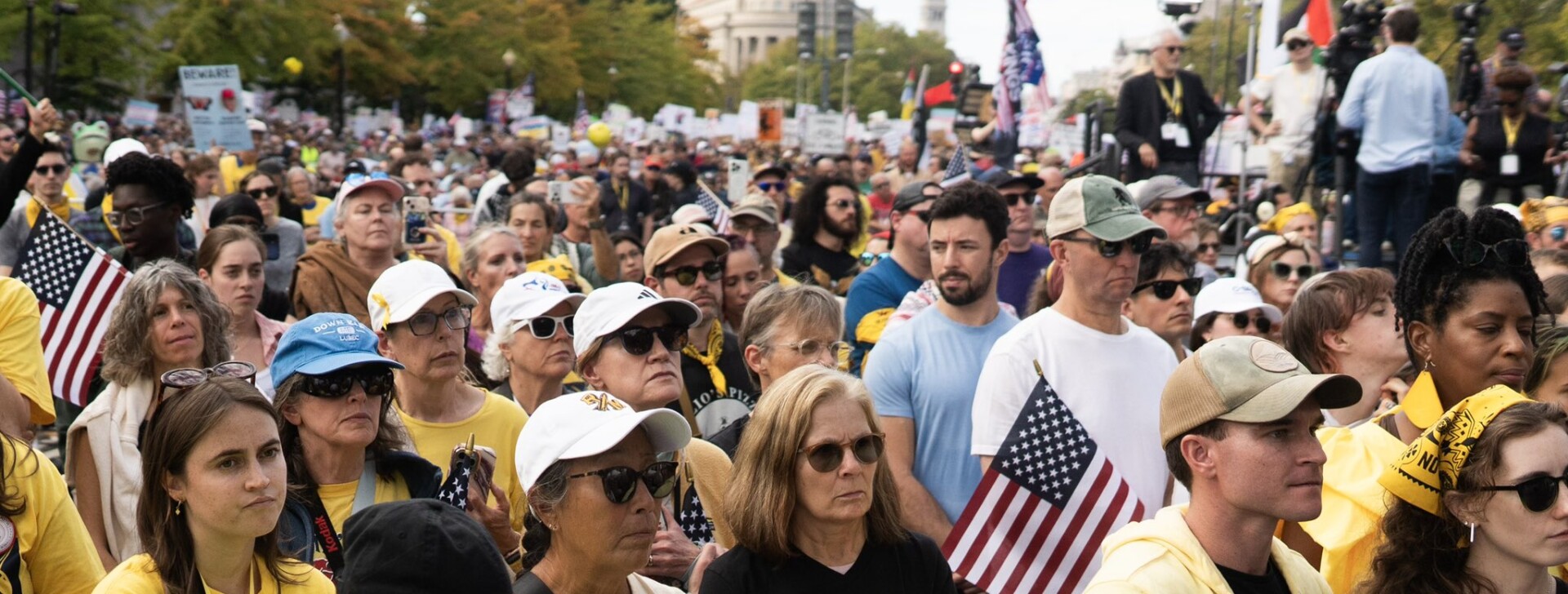 ‘No kings’: protesto contra Trump reúne milhares de manifestantes em cidades dos EUA
