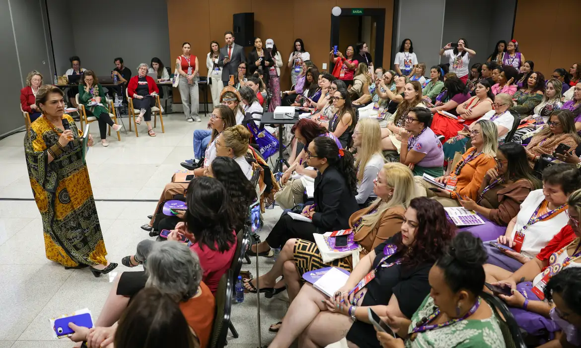 Sistema único para mulheres é debatido em conferência nacional