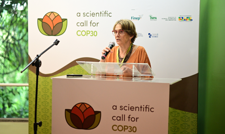 Em Manaus, cientistas de 30 países pedem ação global pela Amazônia na COP30