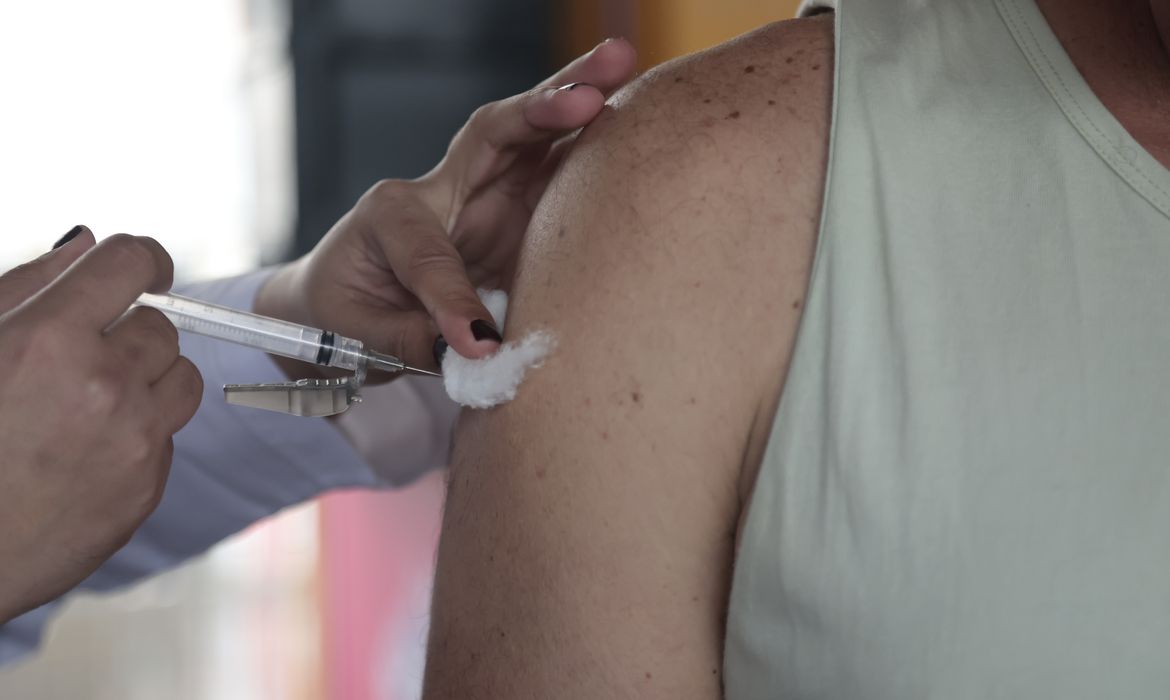 ‘Vacina é vida’: Manaus recebe ação nacional da Fiocruz nesse sábado, 18