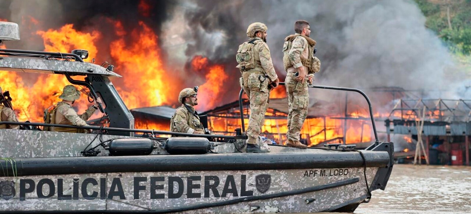 Ofensiva da PF contra garimpo ilegal no Rio Madeira transforma Amazônia em cenário de guerra