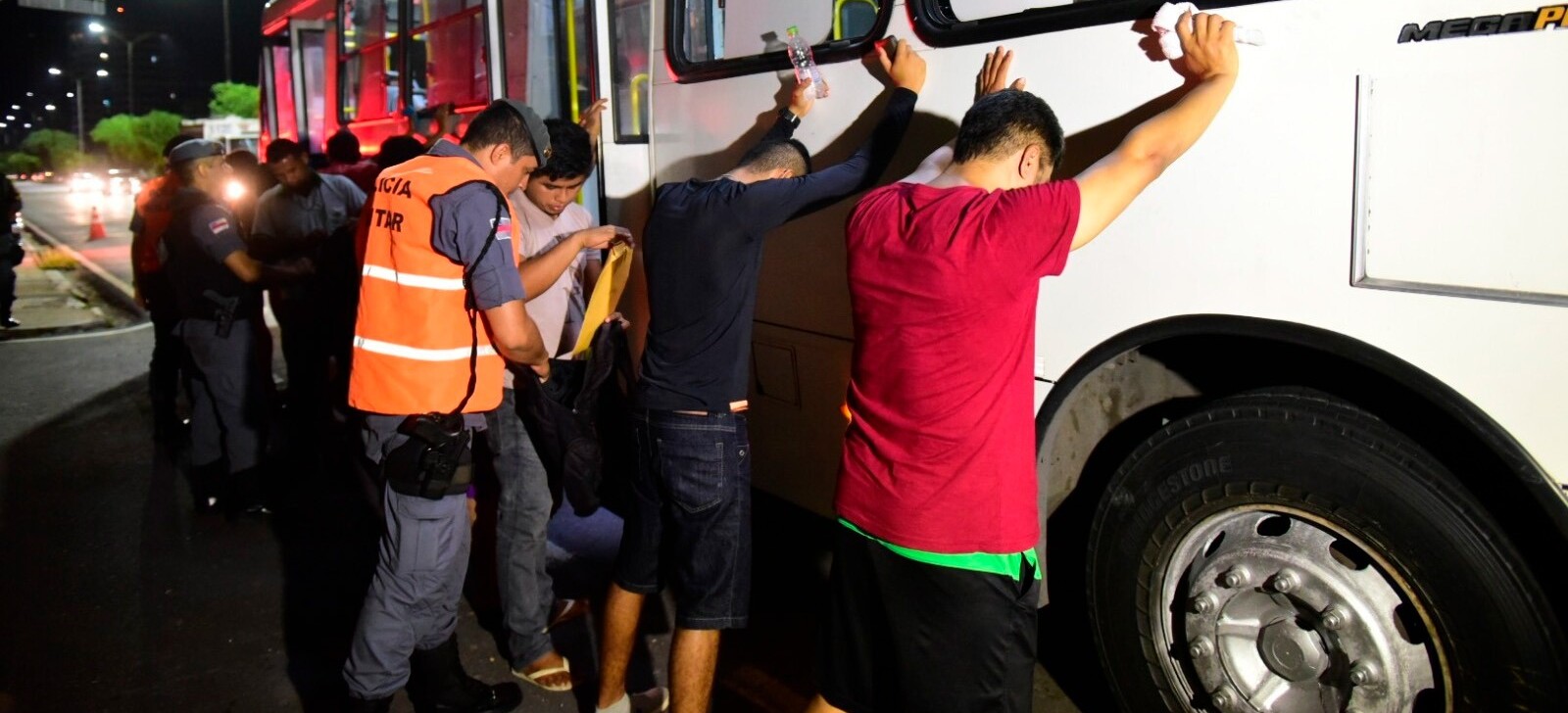 Governo do AM informa ter reduzido em 90% roubo dentro de ônibus em Manaus