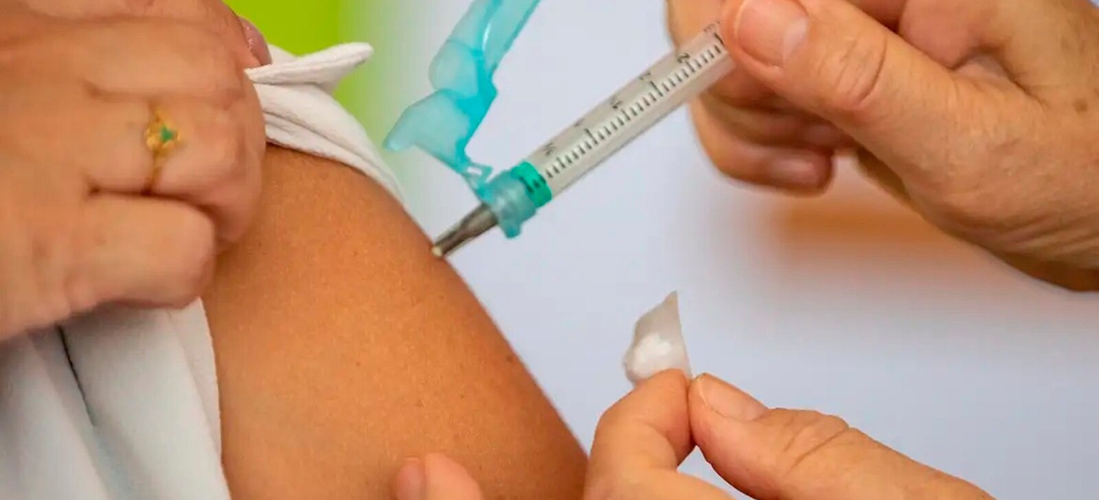 Brasil realiza campanha nacional de vacinação neste sábado, 18